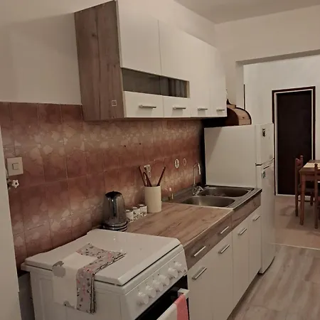 3m 아파트 Sremska Kamenica